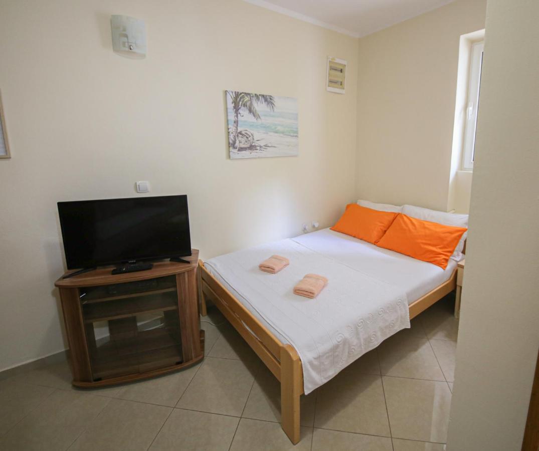 Md Apartments โกตอร์ ภายนอก รูปภาพ